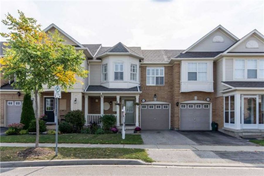 3 Bedroom Town House For Sale in Clarke, Milton 