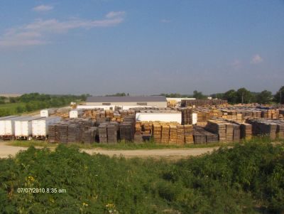 RECYCL;ED PALLETS SKID NEW USED LARGEST SELECTION