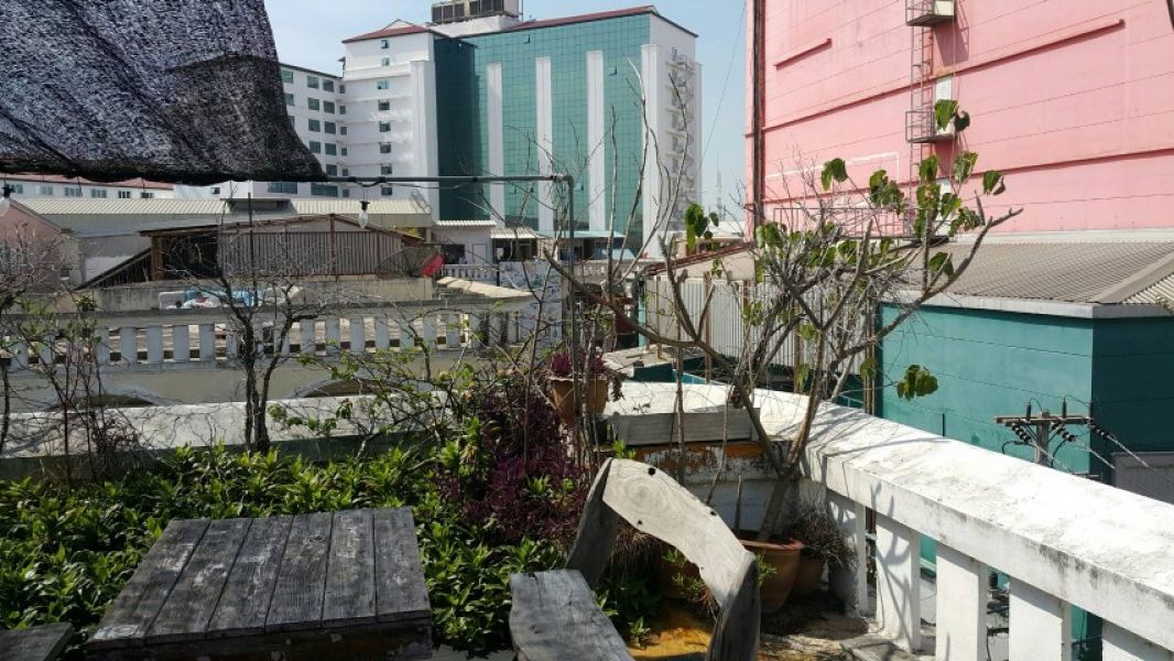 Pattaya 7 Rooms Guesthouse  with Shop Take  Over