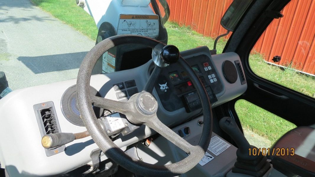 2003 Bobcat Toolcat 5600 Skid Steer Loader
