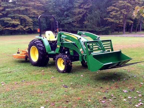 2007 John Deere 4105 4WD Loader Forks Mower