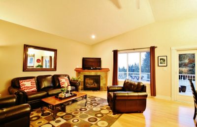 Attractively Updated Ocean View Home