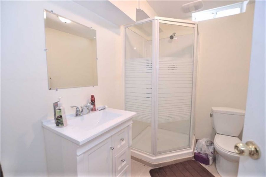 3+1 Bedroom Semi Detached Home for Sale in Beaty, Milton