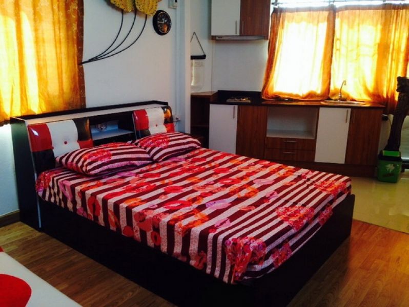 Free of Charge: Bar Take over Walking Street