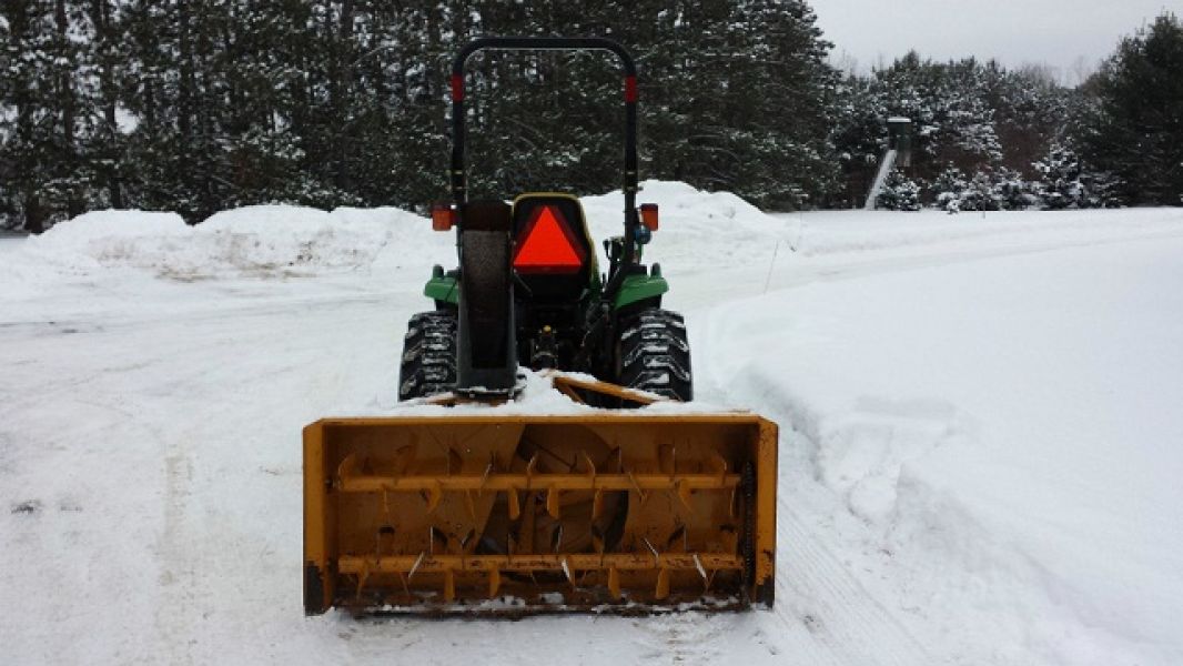 2008 John Deere 3320 loader snowblower 4wd