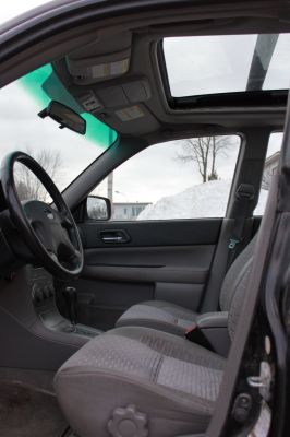 2004  Forester XS with newer engine,panoramic sunroof,no rust..clean