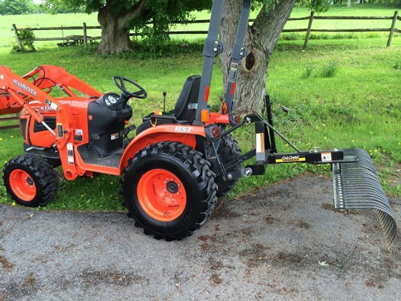 2012 Kubota B2620HSD Tractor Loader York Rake