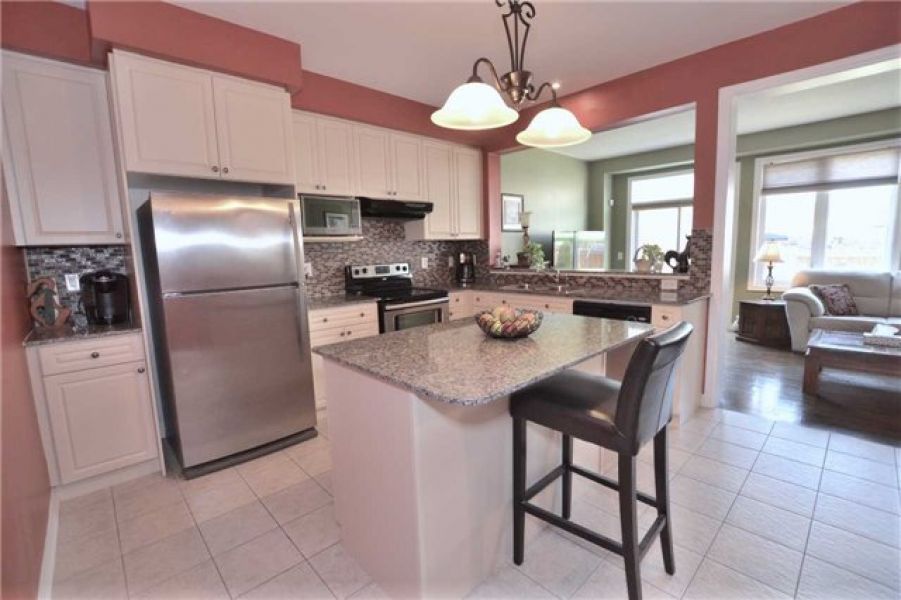 3 Bedroom Town Home for Sale in Scott, Milton