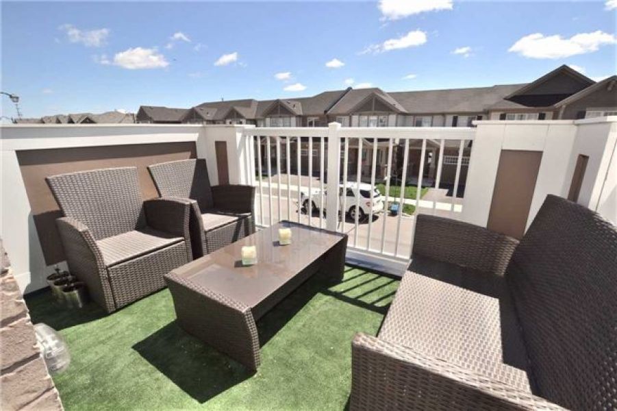 3 Bedroom Village Town House For Sale in Clarke, Milton