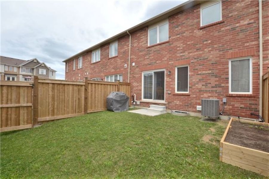 3 Bedroom Town house For Sale in Harrison, Milton