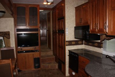 2010 Keystone Montana 2955RL 5th Wheel Trailer