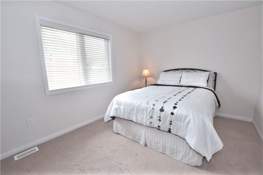 3 Bedroom Town house For Sale in Harrison, Milton