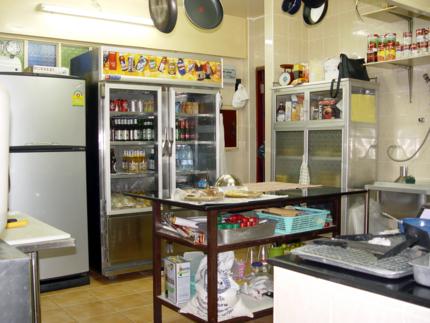 Jomtien Beach 20 Rooms Guesthouse Restaurant and bar / 