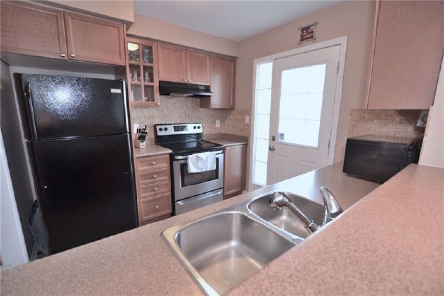 2 Bedroom Freehold Town Home for Sale in Coates, Milton