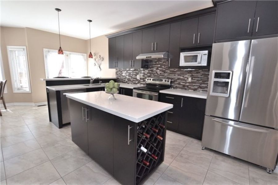 4 Bedroom Detached Home for Sale in Willmott, Milton