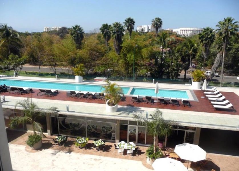 Swanky Tropical Pad Just for You!