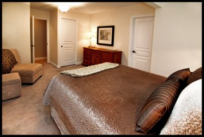 Thorncliffe House for Sale: 33 Thornlee CR NW