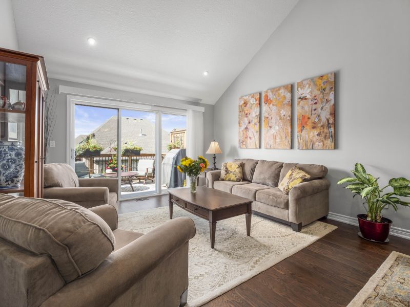 2+1 Bedroom Townhome For Sale in Rockwood