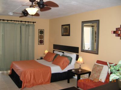 Beachfront studio with balcony rent by owner