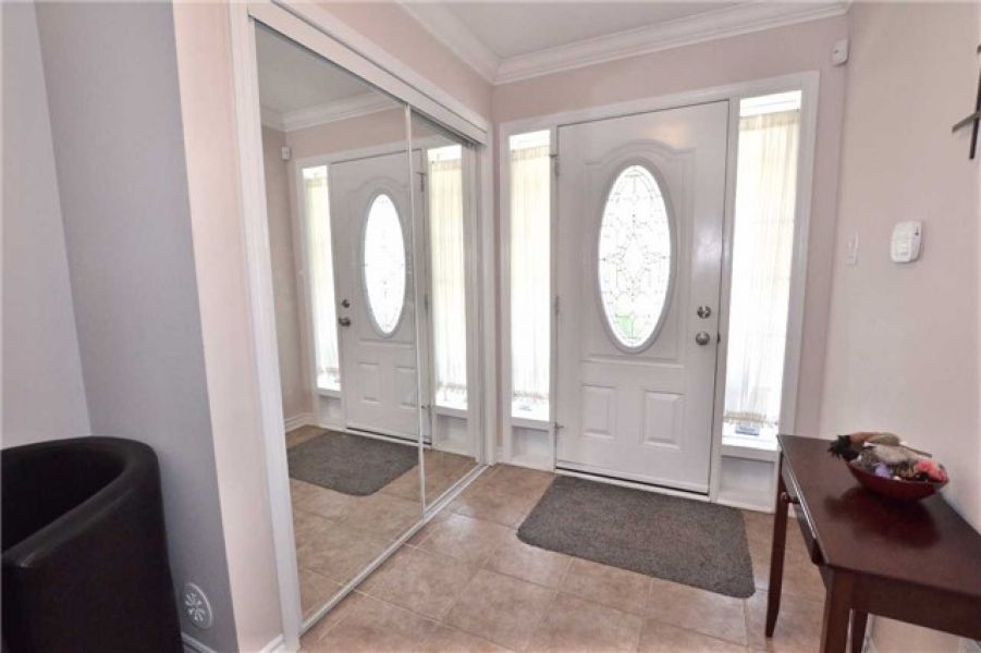 2 Bed Freehold Town House for Sale in Harrison, Milton