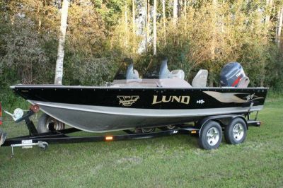 2001 Lund Pro-V 1900 Boat