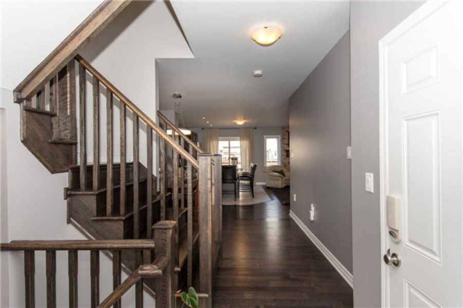 3 Bedroom Freehold Town House for Sale in Harrison Milton