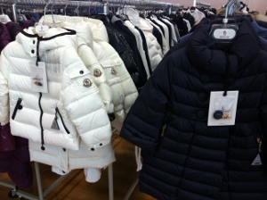 FASHIONANDSTYLE italian company sells KIDS APPAREL: GUCCI, PRADA, BURBERRY, MONCLER, ARMANI