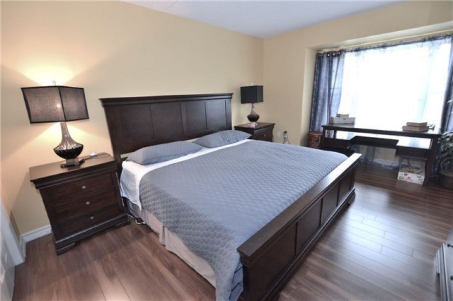 2 Bedroom Condo/Apartment for Sale In Dempsey, Milton