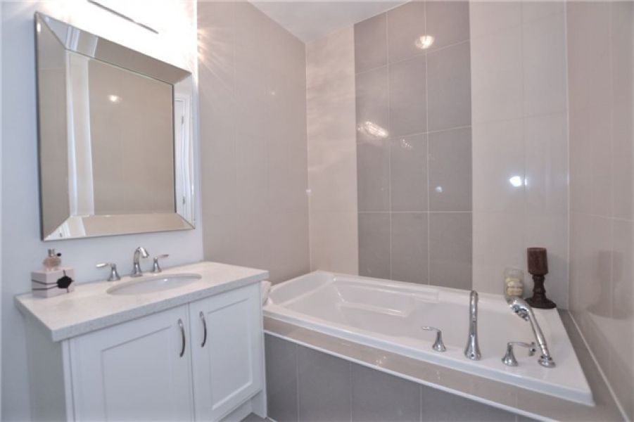 3+1 Detach Bungaloft Home for Sale in Willmont, Milton