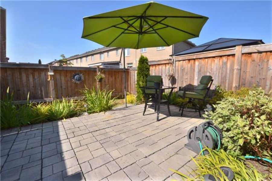 3 Bedroom Town Home for Sale in Scott, Milton