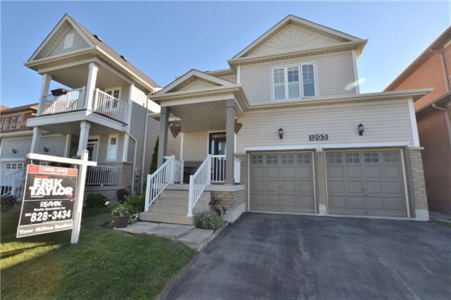 3 Bedroom Detach Home for Sale in Dempsey, Milton