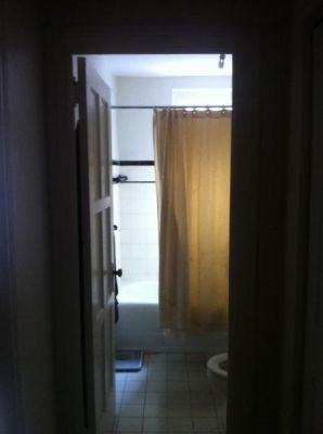 AVAILABLE IMMEDIATELY 1 BEDROOM APARTMENT FOR RENT