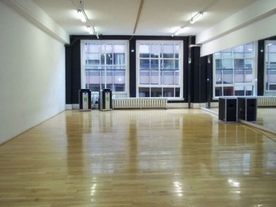 STUDIO DE DANSE A LOUER PAR HEURE / DANCE STUDIO FOR RENT BY HOUR