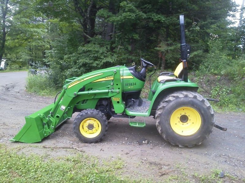 2007 John Deere 3320 4x4 300cx loader