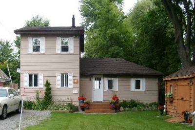 Spectacular 3 BR Waterfront Property!!