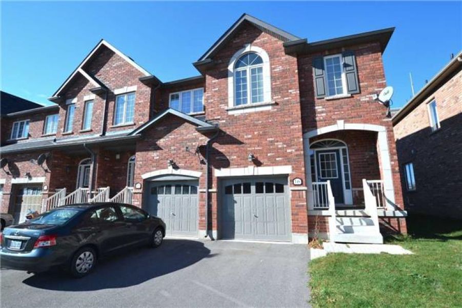 3 Bedroom End Unit Condo Town For Sale in Willmont, Milton