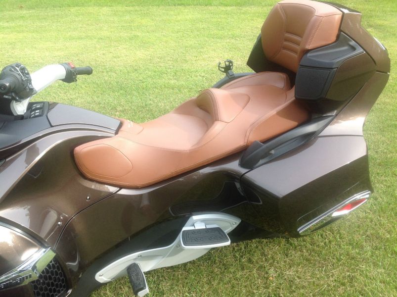 2012 CAN-AM SPYDER RT Limited - $8200