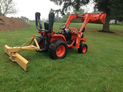 2002 Kubota B7500 4WD Loader Blade