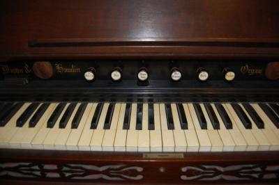 Mason &amp; Hamlin Reed/Pump Organ with Piano/Chime Stop