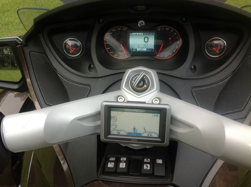 2012 CAN-AM SPYDER RT Limited - $8200