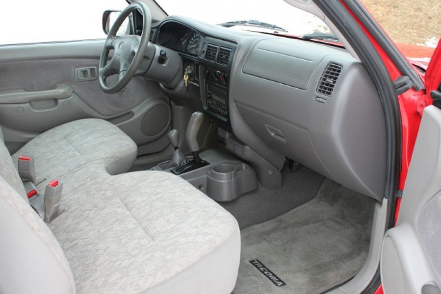 2002 Toyota Tacoma Cab Pickup 2.7L 4WD AUTO