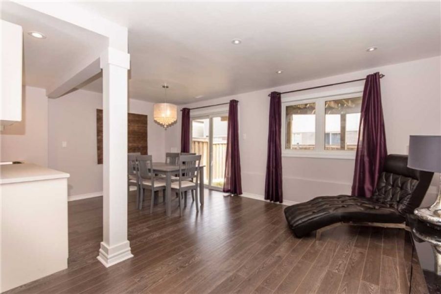 4+1 Bed Luxurious Detach Home For Sale in Willmott, Milton