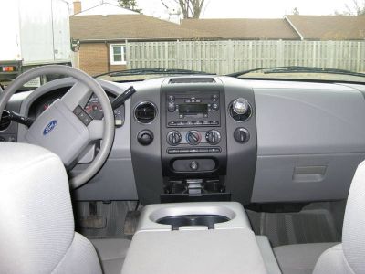 2004 Ford F-150 XLT Triton