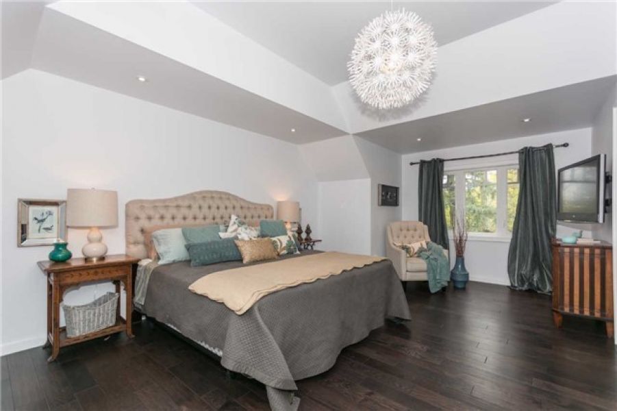 4 Bedroom Detach Home For Sale in Old Milton