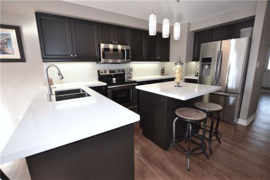 4 Bedroom Detached Home For Sale in Dempsey, Milton