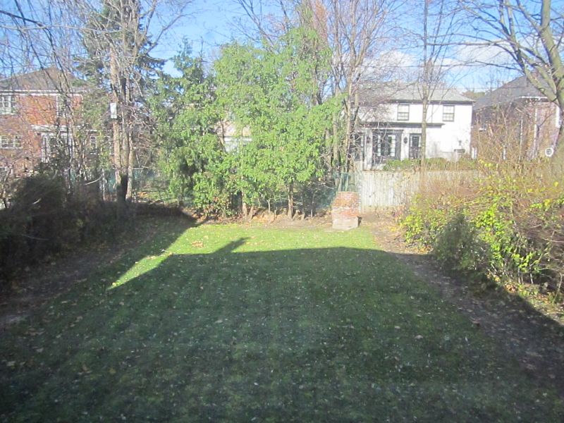 556 St. Clements. North Forest Hill