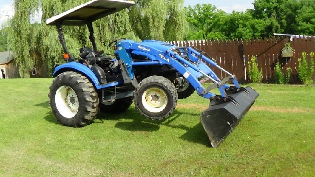 2003 New Holland TC40D 4WD Tractor