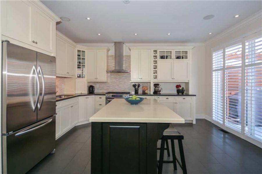 4 Bedroom Detached Home for Sale in Willmott, Milton