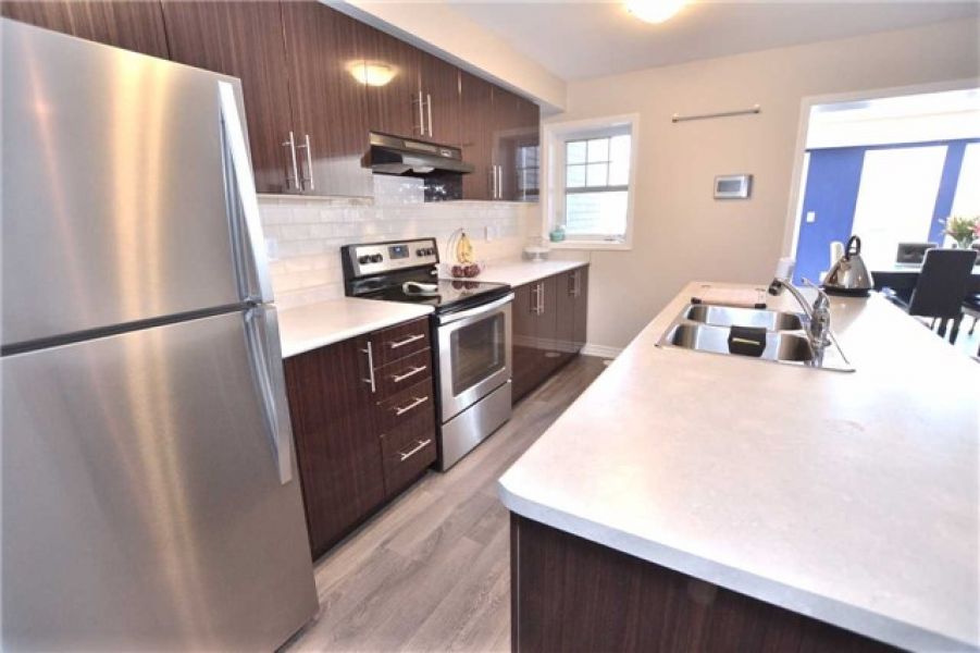 3 Bedroom Village Town House For Sale in Clarke, Milton