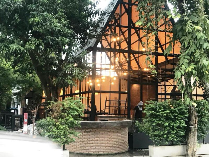 Thailand Pattaya Wongamat Restaurant Take Over